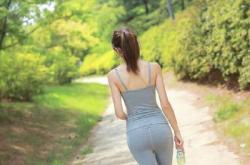 明星“假清高”，背后的商业合作竟是这般“低调”