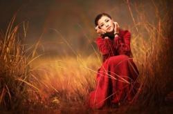 国际超模竟是“双面人”？慈善晚会后台霸凌志愿者，视频流出人设崩塌